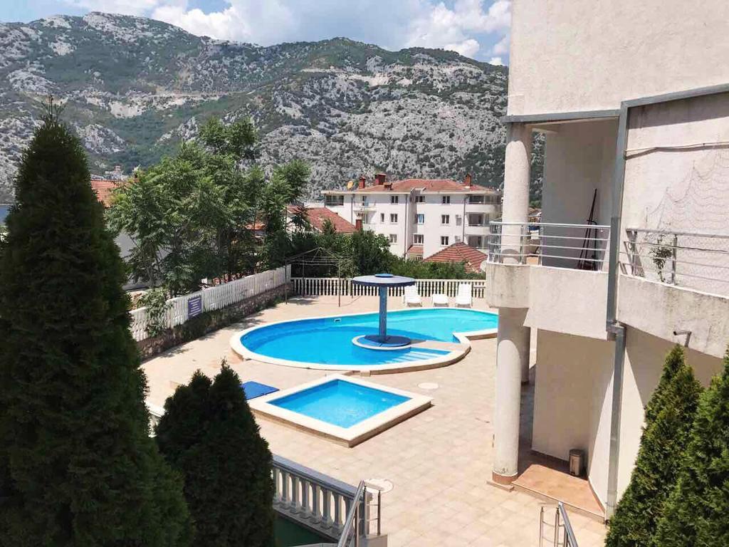 Roman Garden Apartment Risan Εξωτερικό φωτογραφία
